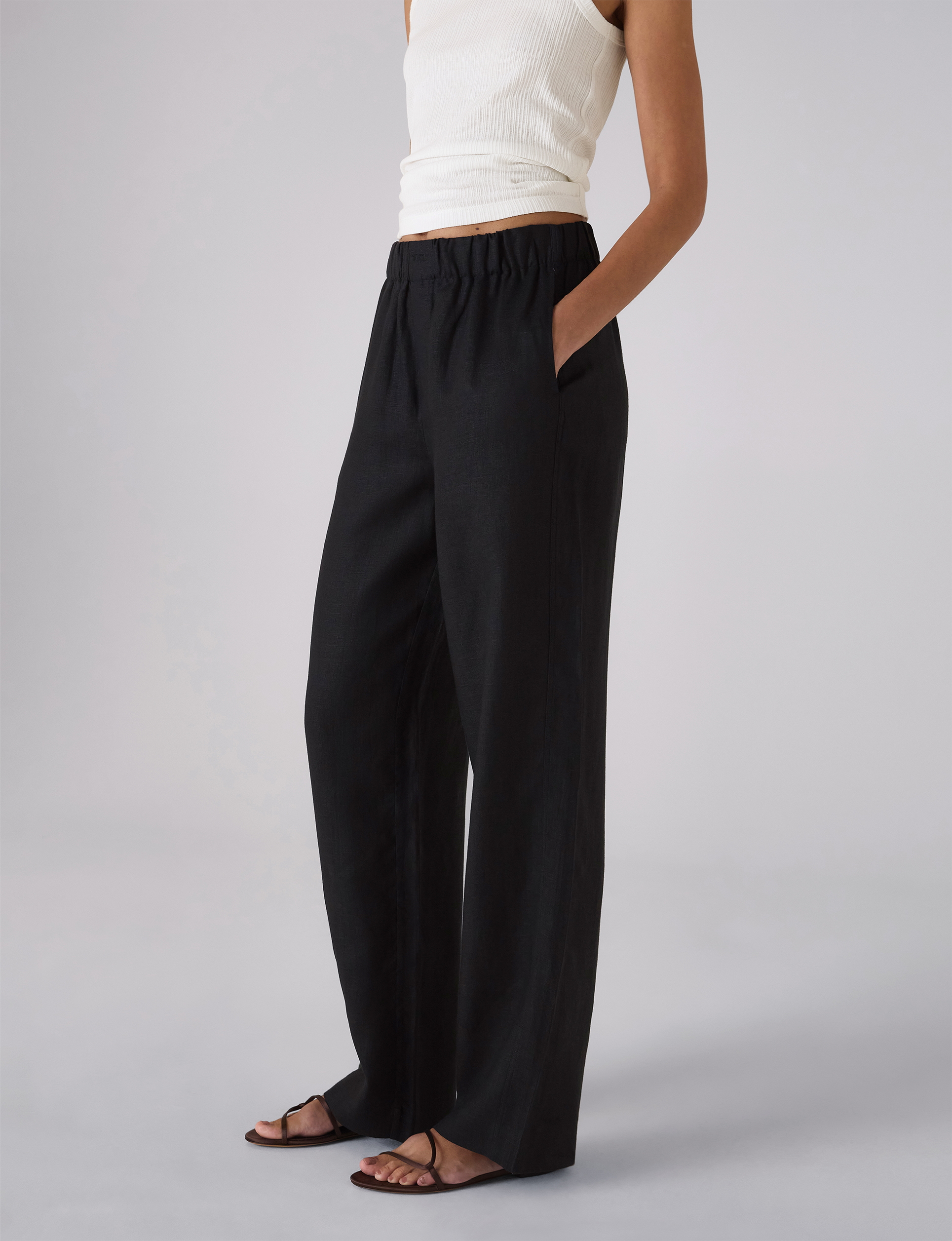 The Palazzo: Linen, Black